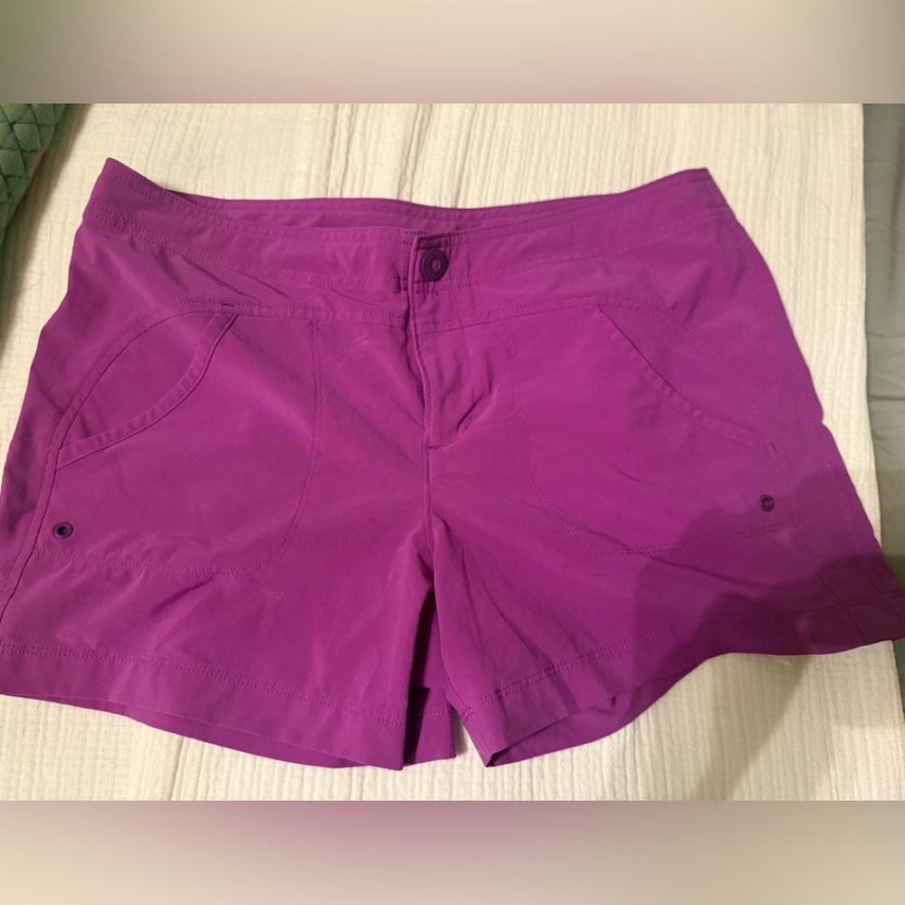 Athleta Women's Vibrant fuschia shorts
